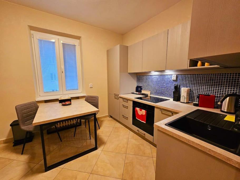 Apartment Location! National Stadiums Pressburg